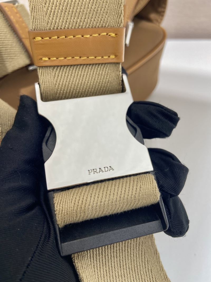 Pra*a waist chest packs